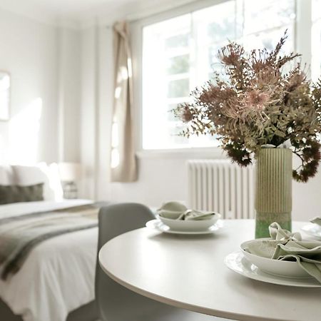 Beautifully Presented Centrally Located Studio Apartment Londra Esterno foto