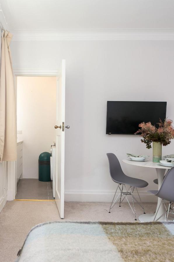 Beautifully Presented Centrally Located Studio Apartment Londra Esterno foto